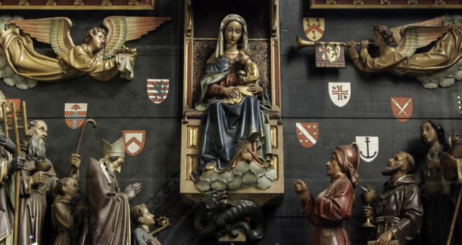 Five Ways Your Family Can Honor Mary in May
