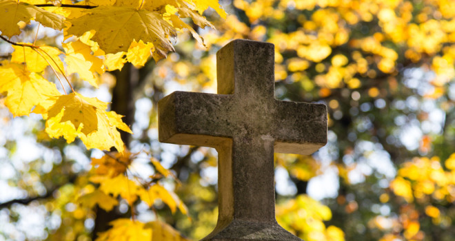 What to Do When Visiting a Cemetery