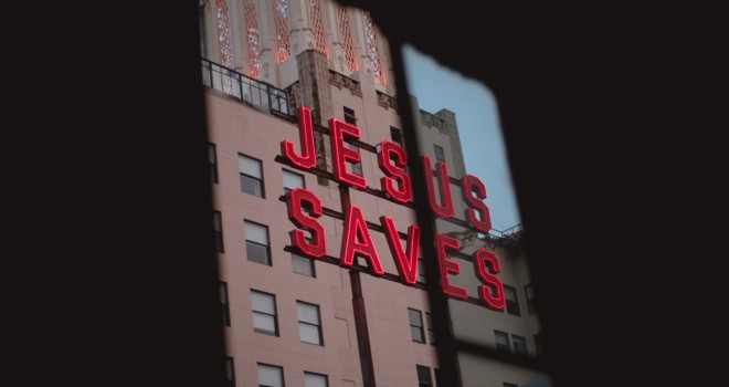 How to Keep Our Eyes on Jesus Through the Crossroads of Life