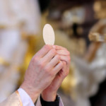 How to Receive Christ With Love in the Eucharist