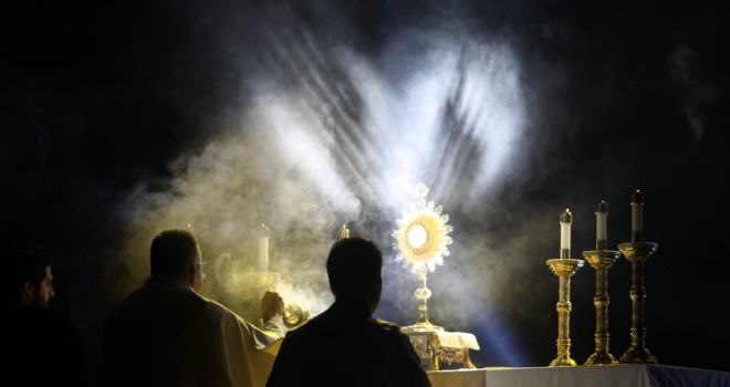 The Joy of the Eucharistic Christ Can Be Yours to Hold