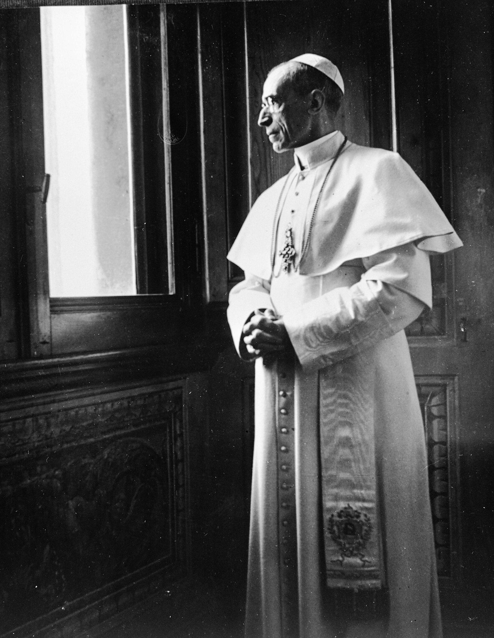 A New Perspective on Pius XII: The Pope’s Cabinet, a Review