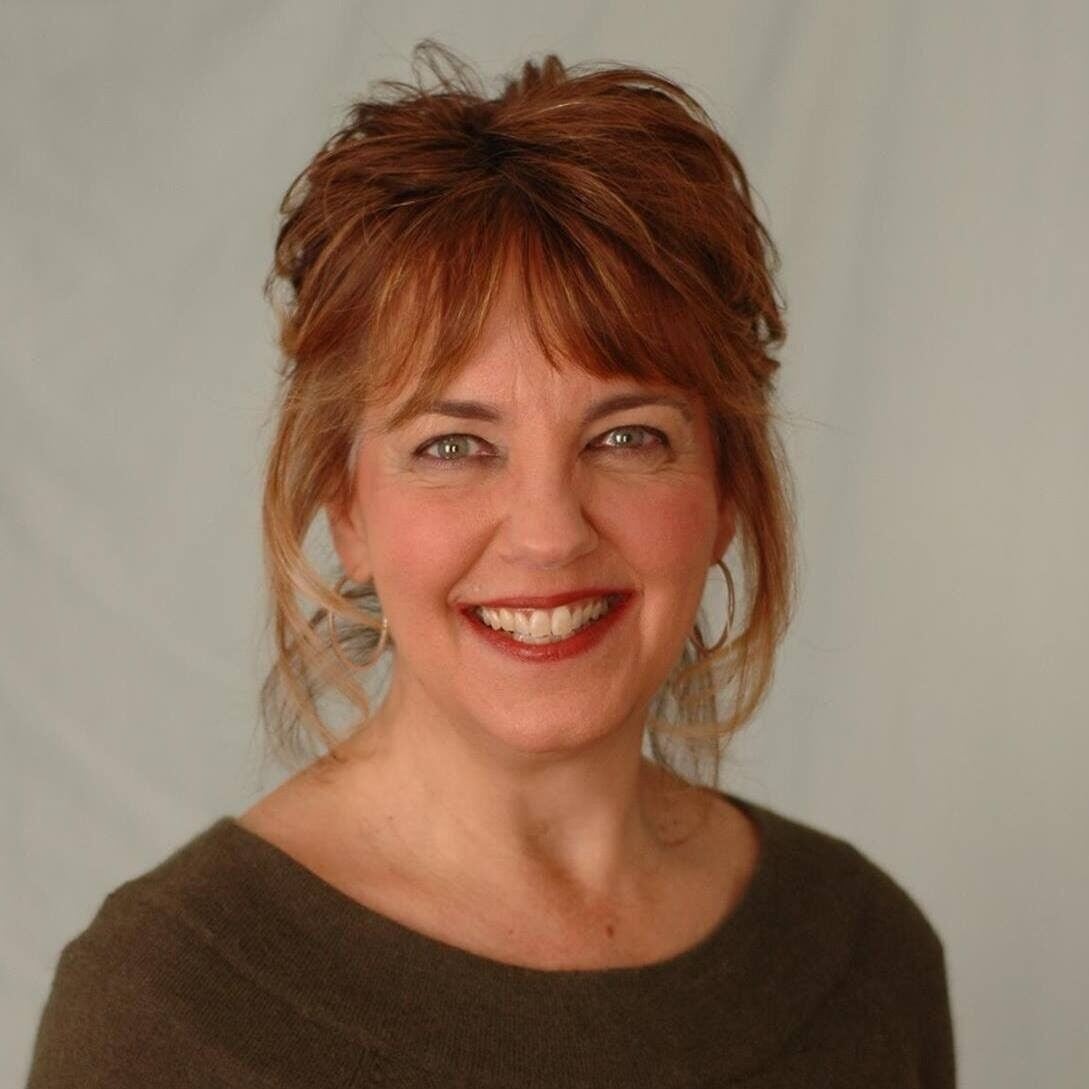 cropped-Lori-Brannigan-Kelly_Headshot