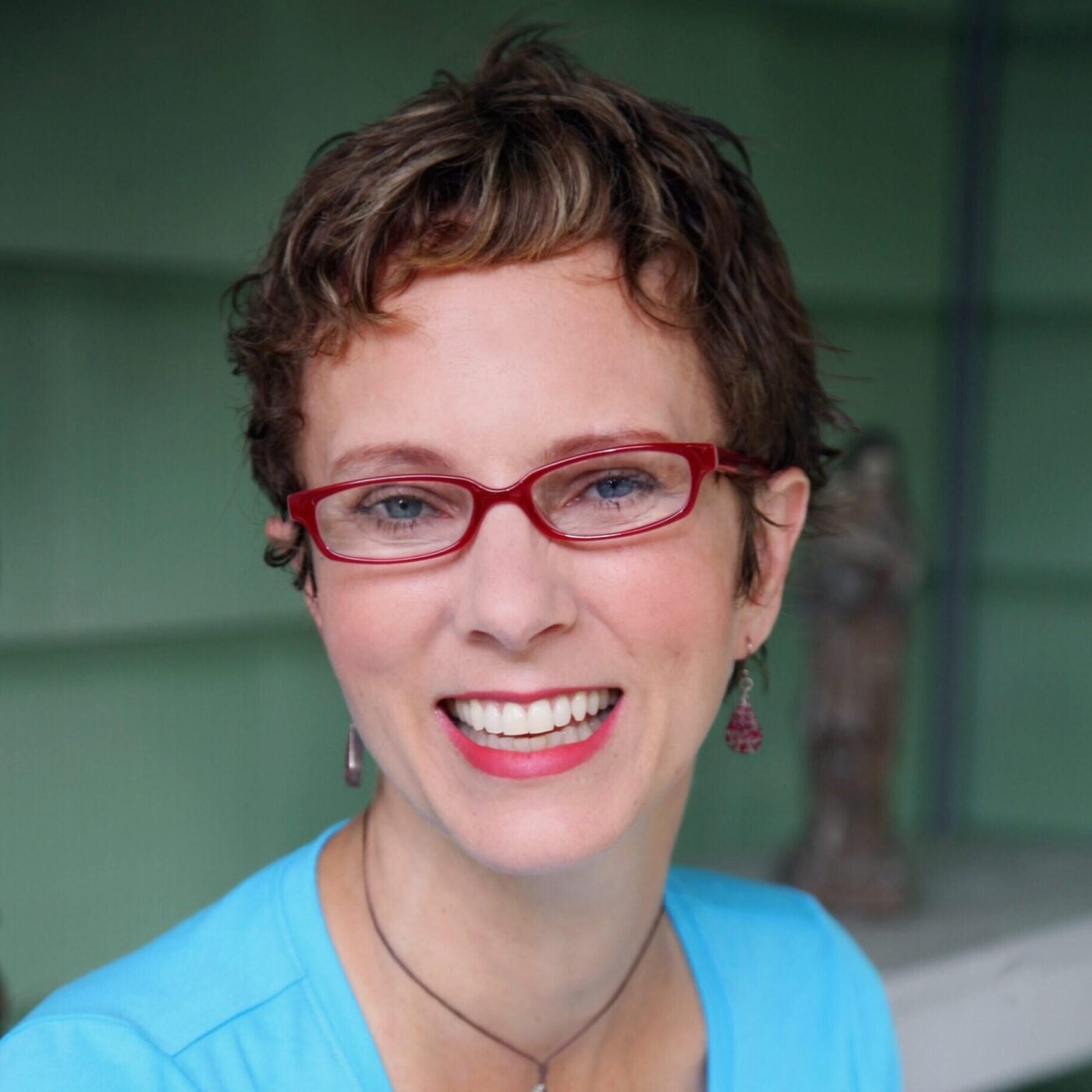 cropped-Sarah-Robsdottir_Headshot-updated-scaled-1