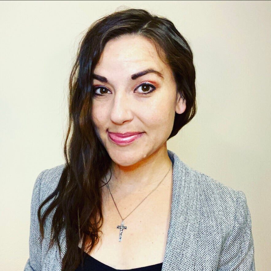 cropped-Teresa-Yanaros_Headshot