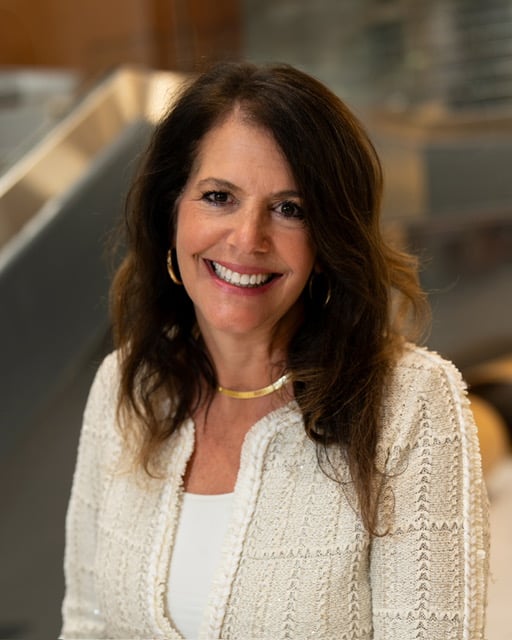 Linda Carl headshot